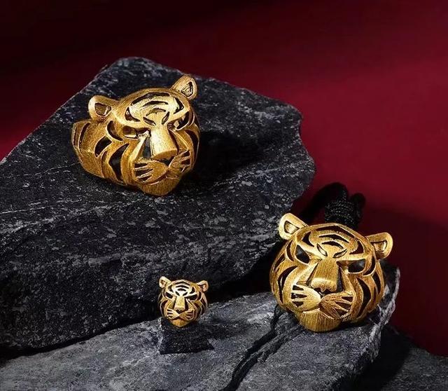 黄金买哪个品牌最好,黄金排名前十名品牌有哪些-第20张图片-翡翠网 黄金买哪个品牌最好,黄金排名前十名品牌有哪些-第20张图片-翡翠网