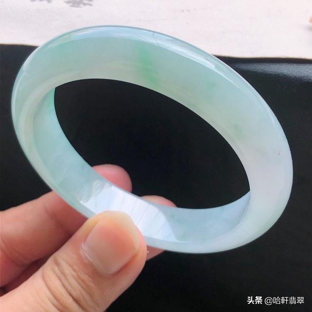 目前翡翠手镯价格,翡翠手镯什么颜色价格-第5张图片-翡翠网
