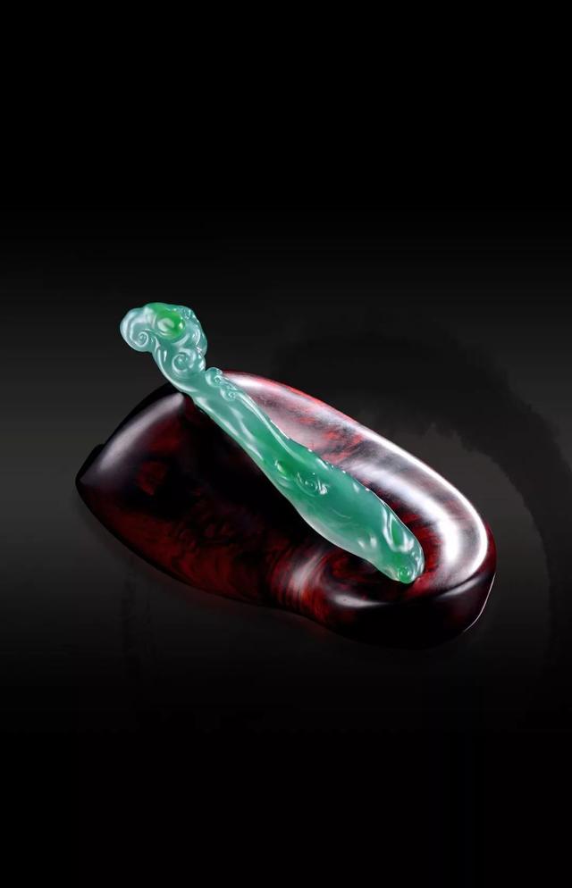 老凤祥里面卖的玉是真的吗,老凤祥可以买的翡翠原石-第9张图片-翡翠网 老凤祥里面卖的玉是真的吗,老凤祥可以买的翡翠原石-第9张图片-翡翠网