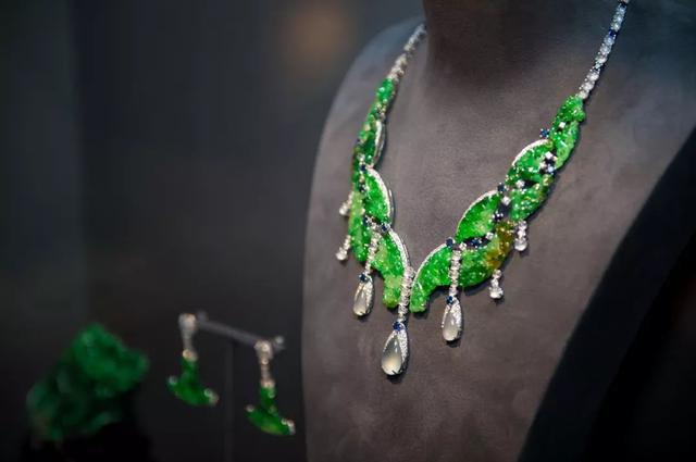 老凤祥里面卖的玉是真的吗,老凤祥可以买的翡翠原石-第21张图片-翡翠网 老凤祥里面卖的玉是真的吗,老凤祥可以买的翡翠原石-第21张图片-翡翠网