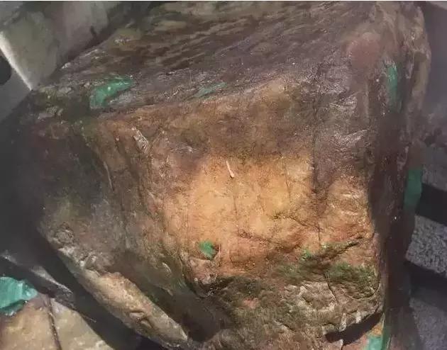 缅甸哪个城市批发翡翠缅甸翡翠会卡知识-第2张图片-翡翠网 缅甸哪个城市批发翡翠缅甸翡翠会卡知识-第2张图片-翡翠网