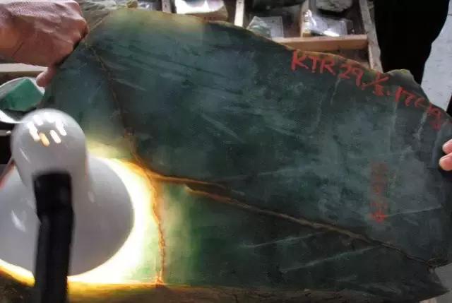 缅甸哪个城市批发翡翠缅甸翡翠会卡知识-第5张图片-翡翠网 缅甸哪个城市批发翡翠缅甸翡翠会卡知识-第5张图片-翡翠网