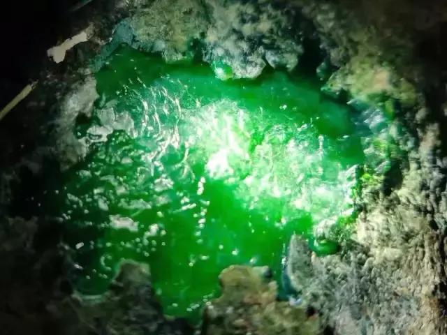 缅甸哪个城市批发翡翠缅甸翡翠会卡知识-第10张图片-翡翠网 缅甸哪个城市批发翡翠缅甸翡翠会卡知识-第10张图片-翡翠网