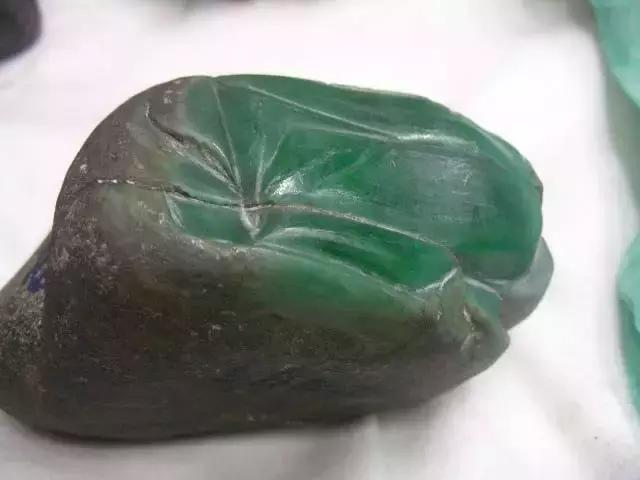 缅甸哪个城市批发翡翠缅甸翡翠会卡知识-第13张图片-翡翠网 缅甸哪个城市批发翡翠缅甸翡翠会卡知识-第13张图片-翡翠网