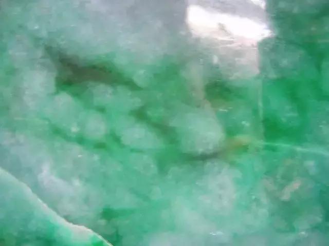 缅甸哪个城市批发翡翠缅甸翡翠会卡知识-第18张图片-翡翠网 缅甸哪个城市批发翡翠缅甸翡翠会卡知识-第18张图片-翡翠网