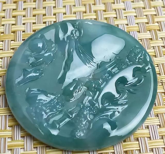 蓝水翡翠原石,蓝色的翡翠原石-第5张图片-翡翠网 蓝水翡翠原石,蓝色的翡翠原石-第5张图片-翡翠网