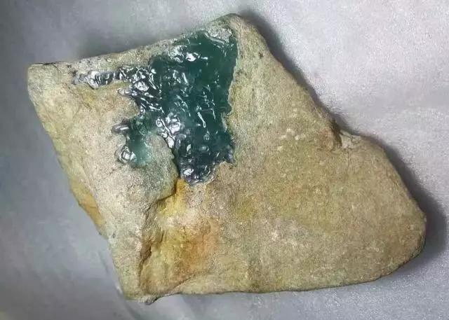 郑州冰种翡翠原石,冰种和高冰的区别图片-第2张图片-翡翠网 郑州冰种翡翠原石,冰种和高冰的区别图片-第2张图片-翡翠网