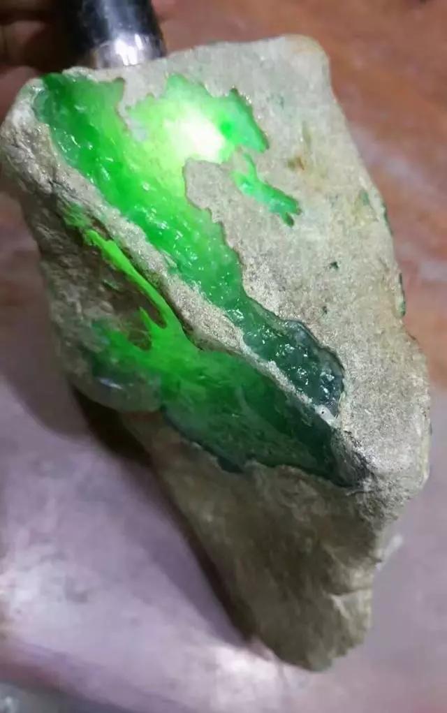 郑州冰种翡翠原石,冰种和高冰的区别图片-第3张图片-翡翠网 郑州冰种翡翠原石,冰种和高冰的区别图片-第3张图片-翡翠网