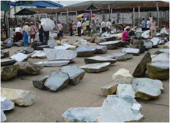 天然缅甸老坑翡翠原石缅甸翡翠原石图片-第1张图片-翡翠网 天然缅甸老坑翡翠原石缅甸翡翠原石图片-第1张图片-翡翠网