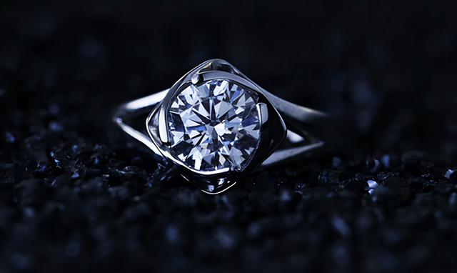 女钻戒指款式大全图片和价格,经典钻石戒指图片大全-第3张图片-翡翠网