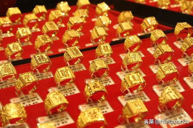 最新款的黄金戒指图片,适合年轻人的黄金戒指女款式-第3张图片-翡翠网 最新款的黄金戒指图片,适合年轻人的黄金戒指女款式-第3张图片-翡翠网