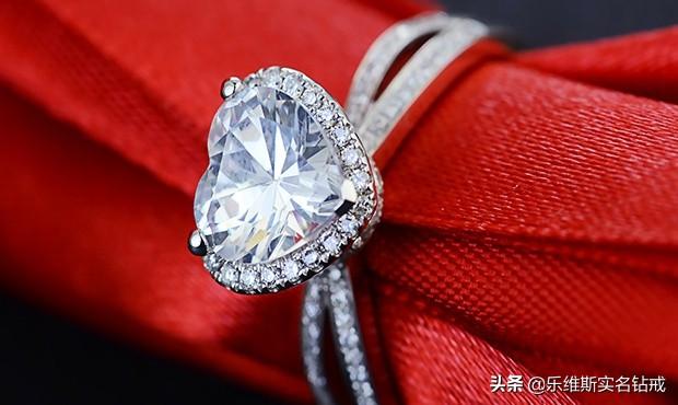一克拉的钻石多少钱一般的钻石戒指多少钱-第1张图片-翡翠网