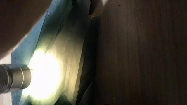 翡翠怎么看灰不灰底灰的翡翠原石-第10张图片-翡翠网 翡翠怎么看灰不灰底灰的翡翠原石-第10张图片-翡翠网