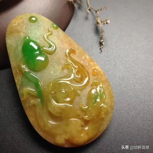 世界十大顶级翡翠图片,价格上千万的翡翠图片-第8张图片-翡翠网 世界十大顶级翡翠图片,价格上千万的翡翠图片-第8张图片-翡翠网