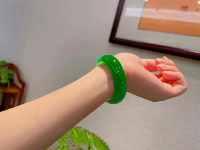 翡翠手镯造假过程,假翡翠多色手镯图片-第5张图片-翡翠网 翡翠手镯造假过程,假翡翠多色手镯图片-第5张图片-翡翠网