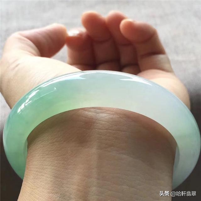 芙蓉种翡翠是冰糯种吗芙蓉冰翡翠价格-第9张图片-翡翠网 芙蓉种翡翠是冰糯种吗芙蓉冰翡翠价格-第9张图片-翡翠网