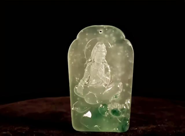 翡翠观音价格最新,翡翠观音的寓意和象征-第6张图片-翡翠网 翡翠观音价格最新,翡翠观音的寓意和象征-第6张图片-翡翠网
