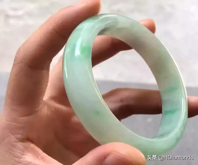 冰糯种翡翠a货什么意思天然a货翡翠手镯糯冰种-第11张图片-翡翠网 冰糯种翡翠a货什么意思天然a货翡翠手镯糯冰种-第11张图片-翡翠网
