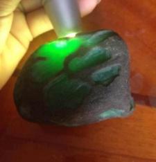 翡翠原石毛料开料图片翡翠毛料必背知识-第3张图片-翡翠网 翡翠原石毛料开料图片翡翠毛料必背知识-第3张图片-翡翠网