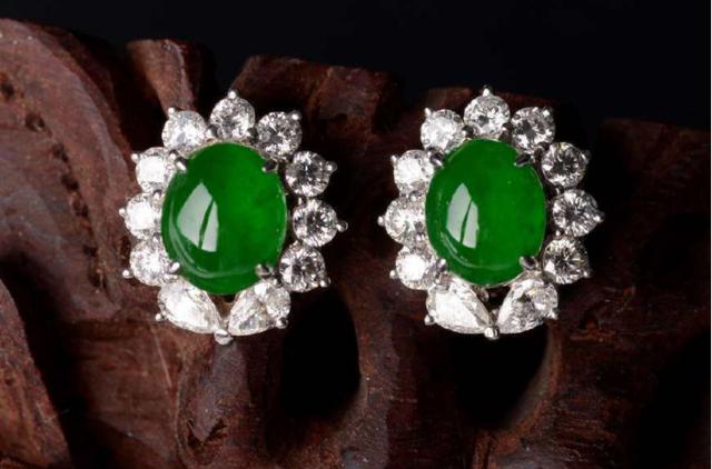 包含挑选翡翠原石主角开帝王绿的词条-第6张图片-翡翠网 包含挑选翡翠原石主角开帝王绿的词条-第6张图片-翡翠网