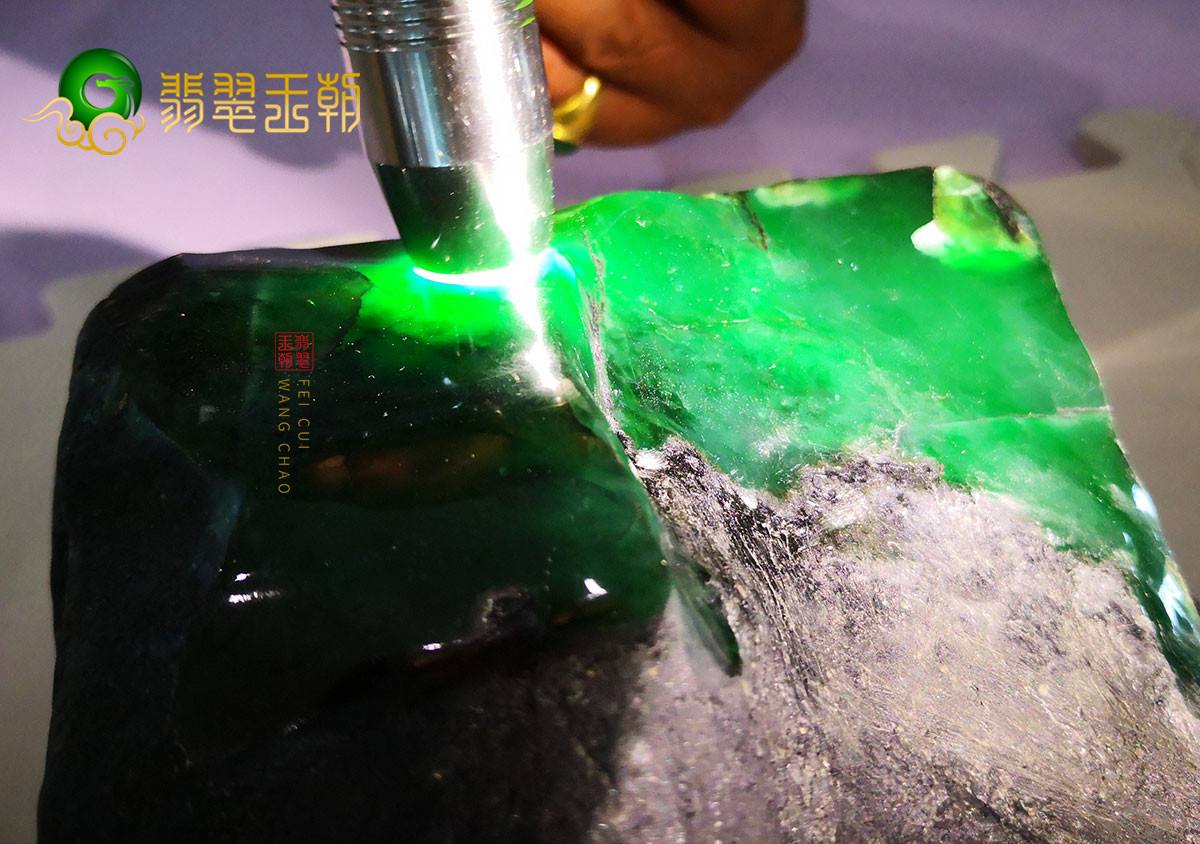 缅甸翡翠原石进入中国有什么手续,哪里的翡翠原石好-第1张图片-翡翠网