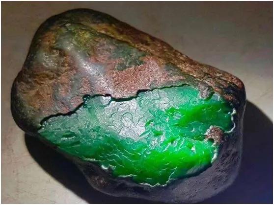 翡翠原石知识的书,翡翠原石知识资料-第1张图片-翡翠网