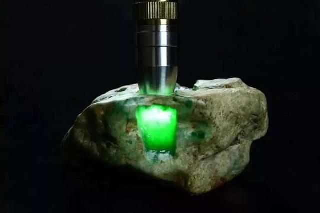 老坑冰种翡翠图片价格翡翠原石价格冰种-第2张图片-翡翠网 老坑冰种翡翠图片价格翡翠原石价格冰种-第2张图片-翡翠网