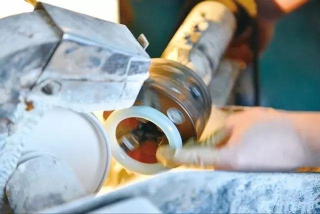 制作翡翠手镯吸筒翡翠桶珠图片大全-第11张图片-翡翠网 制作翡翠手镯吸筒翡翠桶珠图片大全-第11张图片-翡翠网