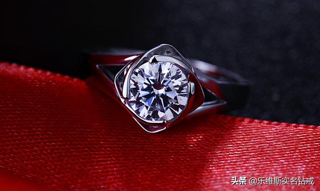 钻戒不建议买太贵钻戒到底值不值得买-第3张图片-翡翠网 钻戒不建议买太贵钻戒到底值不值得买-第3张图片-翡翠网