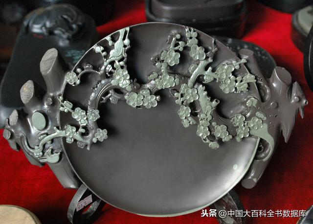 翡翠在国内的出现和流传时间**翡翠知识新青年-第4张图片-翡翠网 翡翠在国内的出现和流传时间**翡翠知识新青年-第4张图片-翡翠网