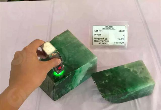 翡翠原石上的编号翡翠原石赌石技巧图解-第25张图片-翡翠网 翡翠原石上的编号翡翠原石赌石技巧图解-第25张图片-翡翠网