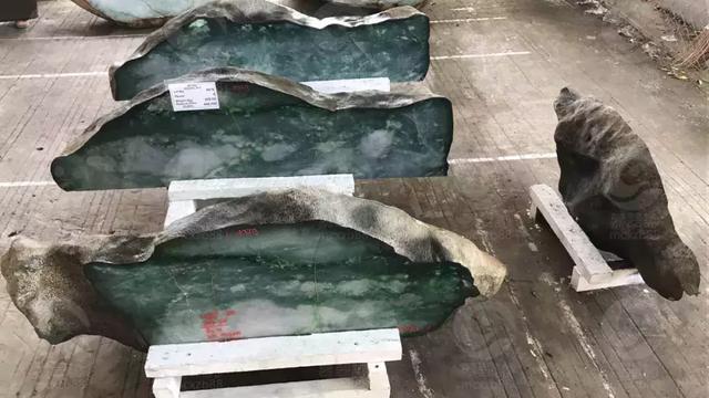 翡翠原石上的编号翡翠原石赌石技巧图解-第26张图片-翡翠网 翡翠原石上的编号翡翠原石赌石技巧图解-第26张图片-翡翠网