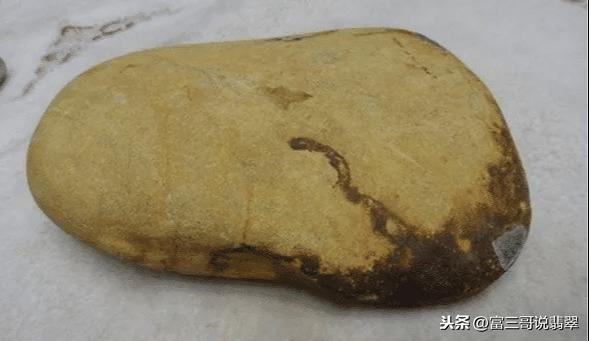 粗皮翡翠原石视频平洲翡翠原石批发市场-第7张图片-翡翠网 粗皮翡翠原石视频平洲翡翠原石批发市场-第7张图片-翡翠网