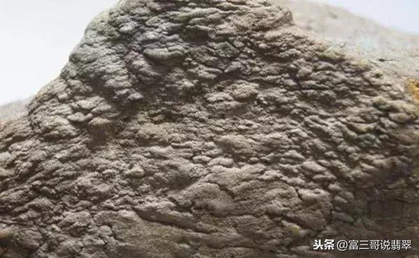 粗皮翡翠原石视频平洲翡翠原石批发市场-第12张图片-翡翠网 粗皮翡翠原石视频平洲翡翠原石批发市场-第12张图片-翡翠网