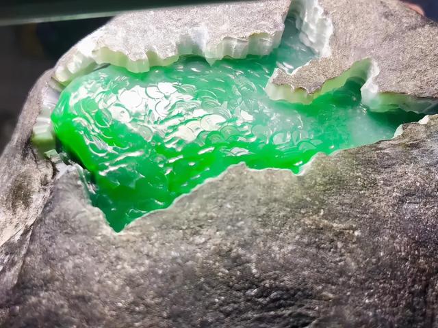 翡翠原石投资价值,翡翠原石投资企划书-第4张图片-翡翠网 翡翠原石投资价值,翡翠原石投资企划书-第4张图片-翡翠网