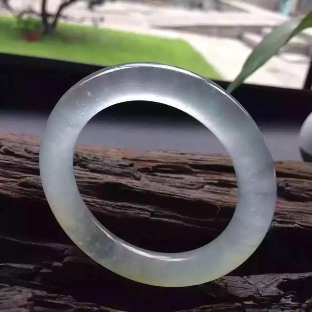 翡翠毛料怎么看种水好不好怎么看翡翠原石的种水-第2张图片-翡翠网 翡翠毛料怎么看种水好不好怎么看翡翠原石的种水-第2张图片-翡翠网