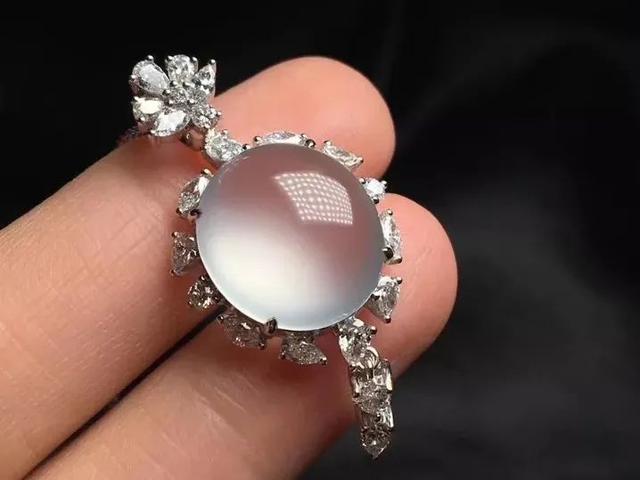 翡翠毛料怎么看种水好不好怎么看翡翠原石的种水-第4张图片-翡翠网 翡翠毛料怎么看种水好不好怎么看翡翠原石的种水-第4张图片-翡翠网