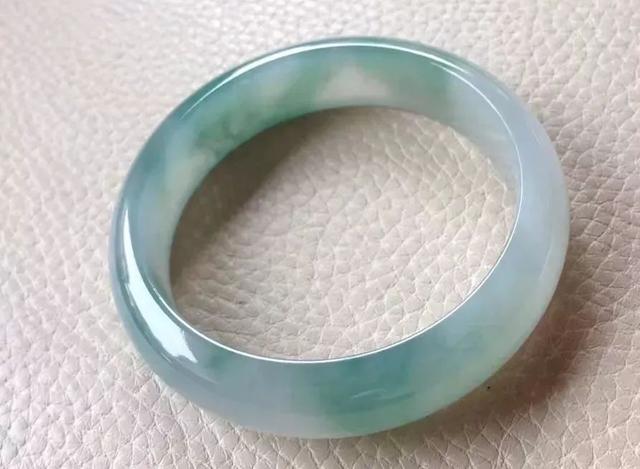 翡翠毛料怎么看种水好不好怎么看翡翠原石的种水-第14张图片-翡翠网 翡翠毛料怎么看种水好不好怎么看翡翠原石的种水-第14张图片-翡翠网