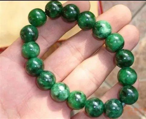 翡翠毛料怎么看种水好不好怎么看翡翠原石的种水-第30张图片-翡翠网 翡翠毛料怎么看种水好不好怎么看翡翠原石的种水-第30张图片-翡翠网