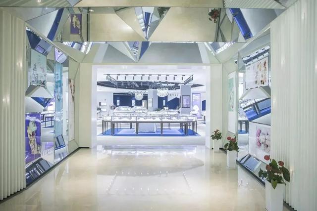 中国前十珠宝品牌,中国专门做钻石的品牌-第13张图片-翡翠网 中国前十珠宝品牌,中国专门做钻石的品牌-第13张图片-翡翠网