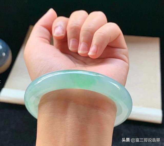 生活中翡翠百科小知识关于翡翠原石的知识大全-第2张图片-翡翠网 生活中翡翠百科小知识关于翡翠原石的知识大全-第2张图片-翡翠网