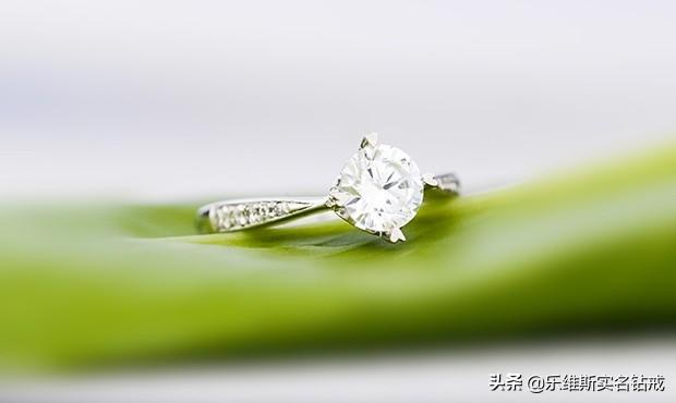 30分钻戒属于什么档次,60分钻戒大概多少钱-第3张图片-翡翠网 30分钻戒属于什么档次,60分钻戒大概多少钱-第3张图片-翡翠网