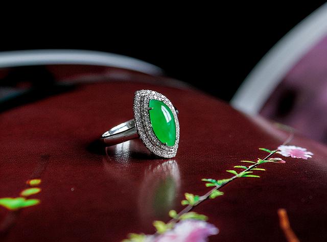 翡翠知识文档的简单介绍-第2张图片-翡翠网 翡翠知识文档的简单介绍-第2张图片-翡翠网