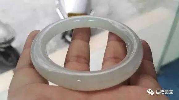 切割玉石最好的工具,翡翠原石怎么切珠子-第6张图片-翡翠网 切割玉石最好的工具,翡翠原石怎么切珠子-第6张图片-翡翠网