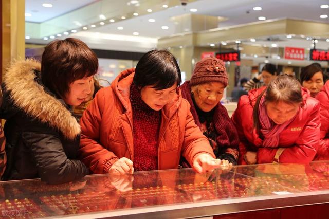 回收黄金多少钱一克2021年黄金回收420元一克是真的吗-第1张图片-翡翠网 回收黄金多少钱一克2021年黄金回收420元一克是真的吗-第1张图片-翡翠网