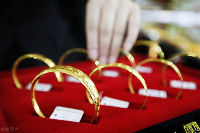 回收黄金多少钱一克2021年黄金回收420元一克是真的吗-第2张图片-翡翠网 回收黄金多少钱一克2021年黄金回收420元一克是真的吗-第2张图片-翡翠网