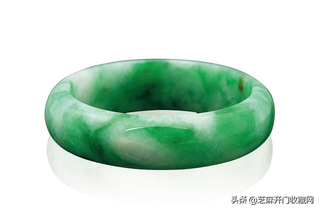 翡翠手镯质量差的对人什么危害吗,翡翠手镯贵吗-第4张图片-翡翠网 翡翠手镯质量差的对人什么危害吗,翡翠手镯贵吗-第4张图片-翡翠网
