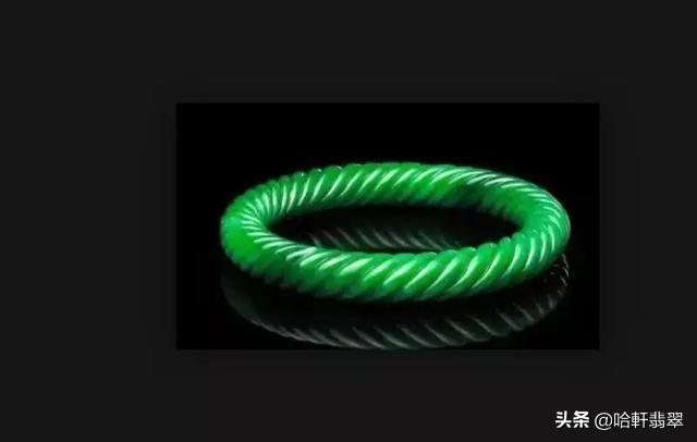 民国女士翡翠手镯的简单介绍-第6张图片-翡翠网 民国女士翡翠手镯的简单介绍-第6张图片-翡翠网