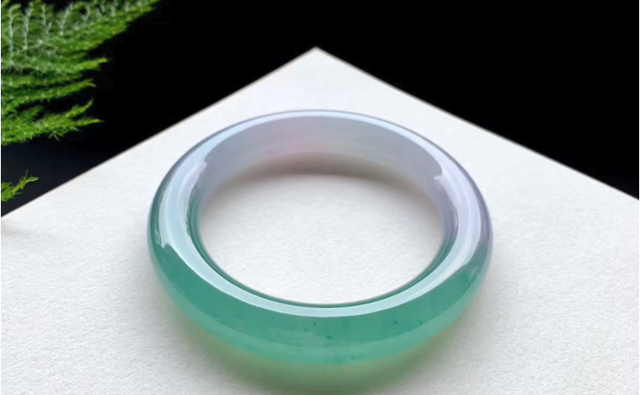 猎人翡翠冷知识了解翡翠之类的知识-第1张图片-翡翠网 猎人翡翠冷知识了解翡翠之类的知识-第1张图片-翡翠网