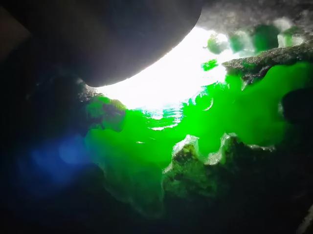 怎么开翡翠店一块翡翠原石多少钱-第5张图片-翡翠网 怎么开翡翠店一块翡翠原石多少钱-第5张图片-翡翠网